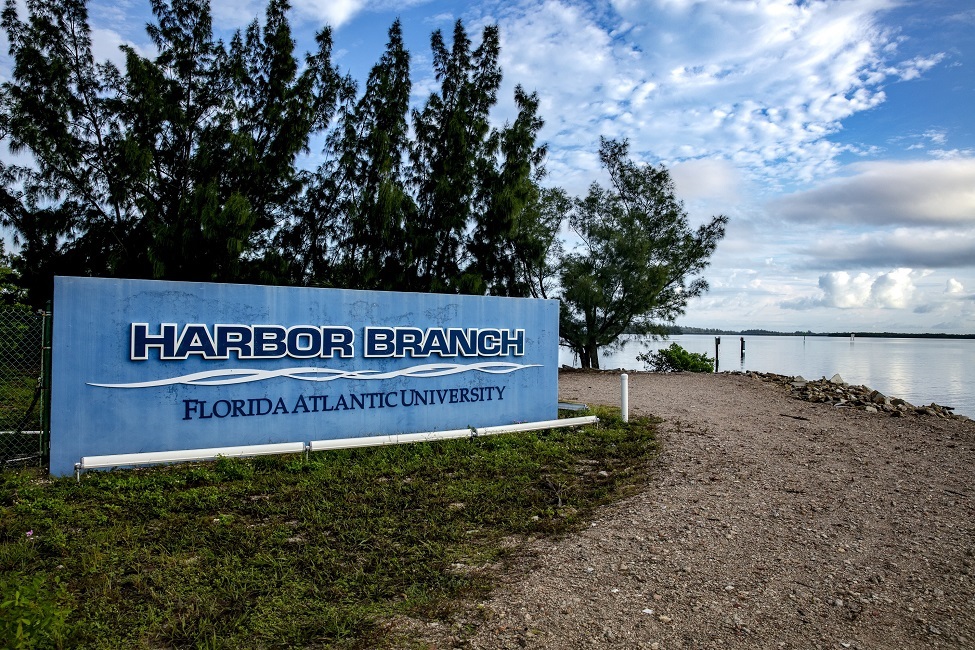 Harbor Branch Oceanographic Institute, Signage 